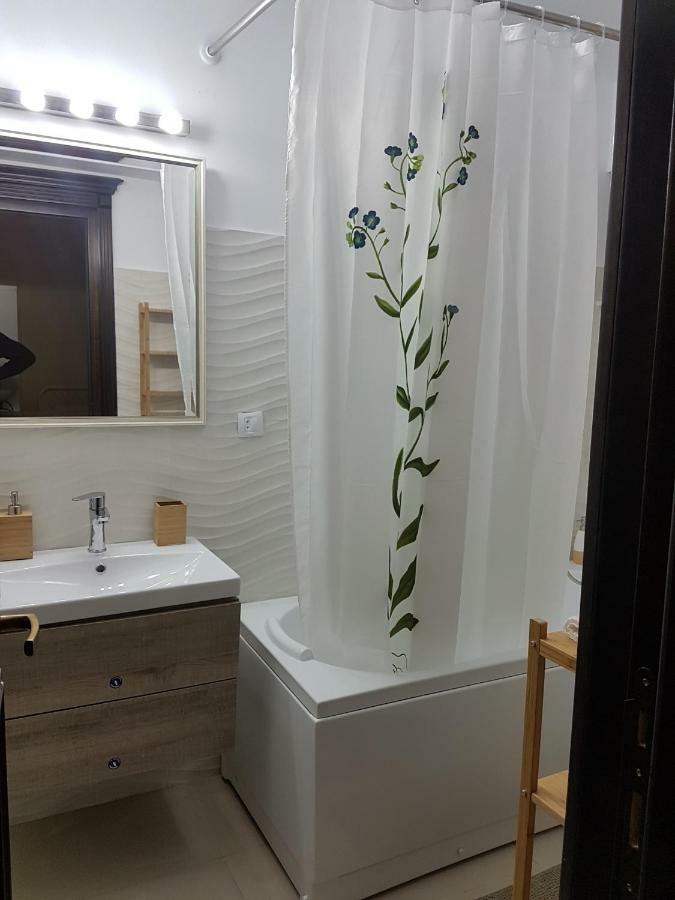 Cozy Studio In The City Centre Iasi Exterior foto